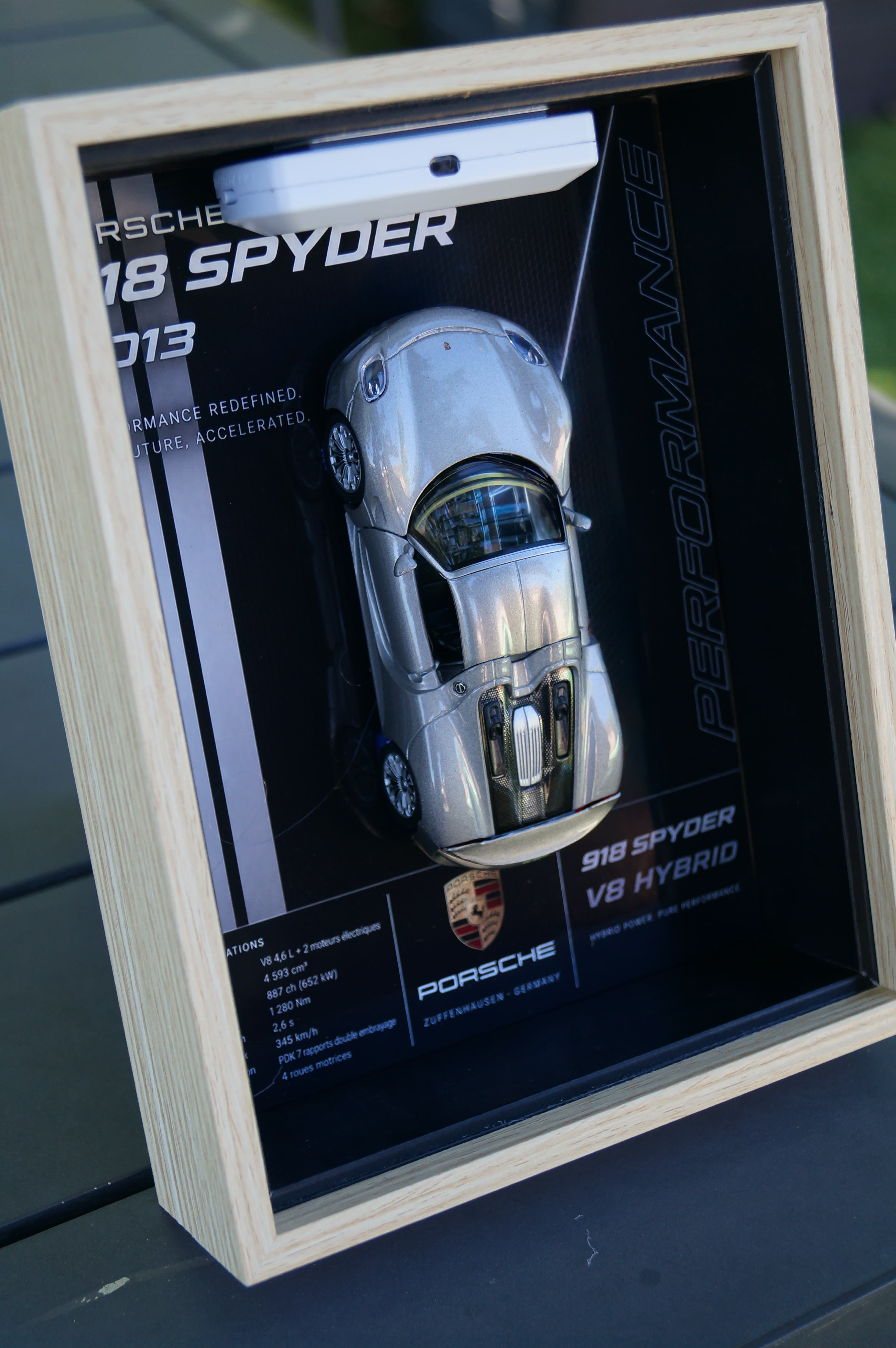 Cadre 3D Porsche 918 Spyder (2015) en relief – format 10 × 15 cm, vue 2 | Dream Frame